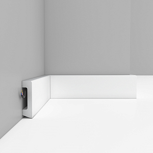 Плинтус Decomaster D234 (58*16*2000мм)